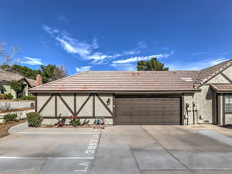 3953 Landsdown Pl — Photo 1