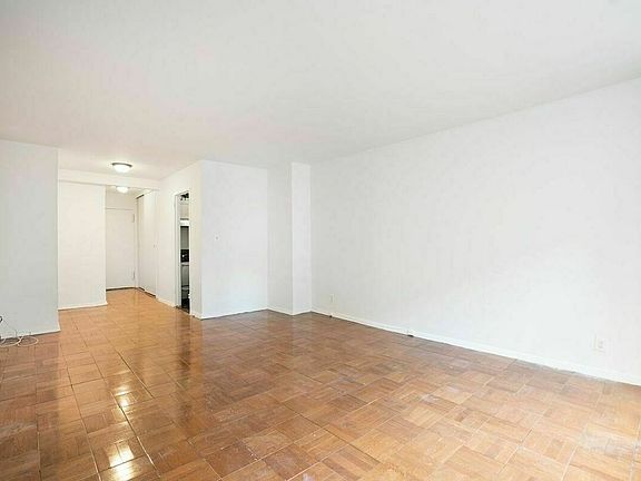 3rd image of 321 E 48th St #6L1