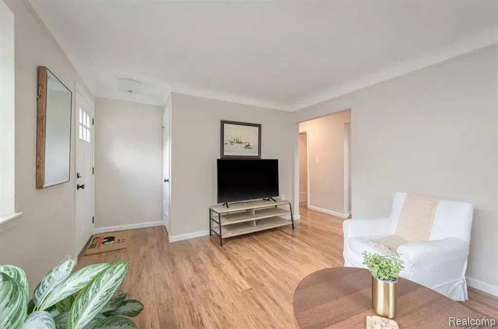 3 bed, 2.0 bath, 1434 sqft, $2,999 — Photo 3