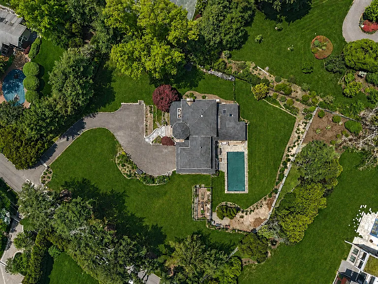 9 Bluewater Hl — Photo 16
