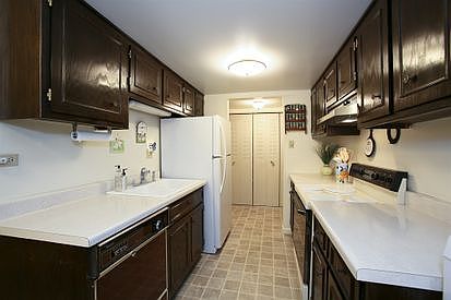 3rd image of 8000 Woodglen Ln APT 104