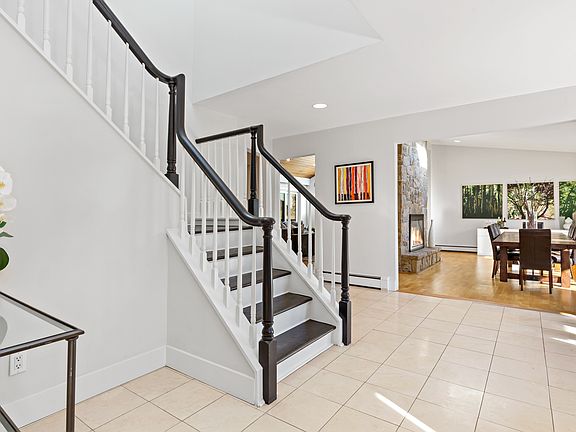 3rd image of 3 Oxford Ln