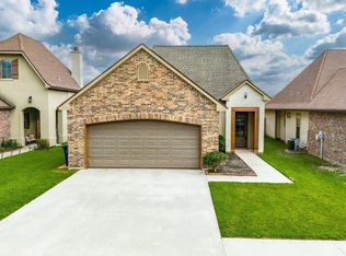 606 Highland View Dr, Youngsville, LA 70592