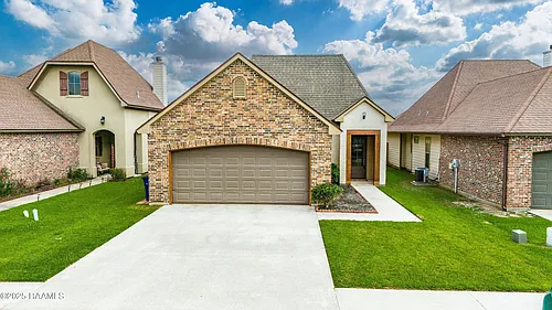 606 Highland View Dr Photo 1
