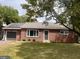 1419 Glen Moore Cir, Lancaster, PA 17601