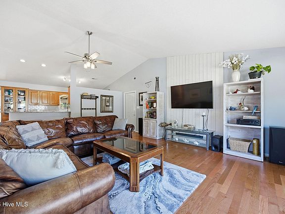 5th image of 218 Lake Arthur Drive