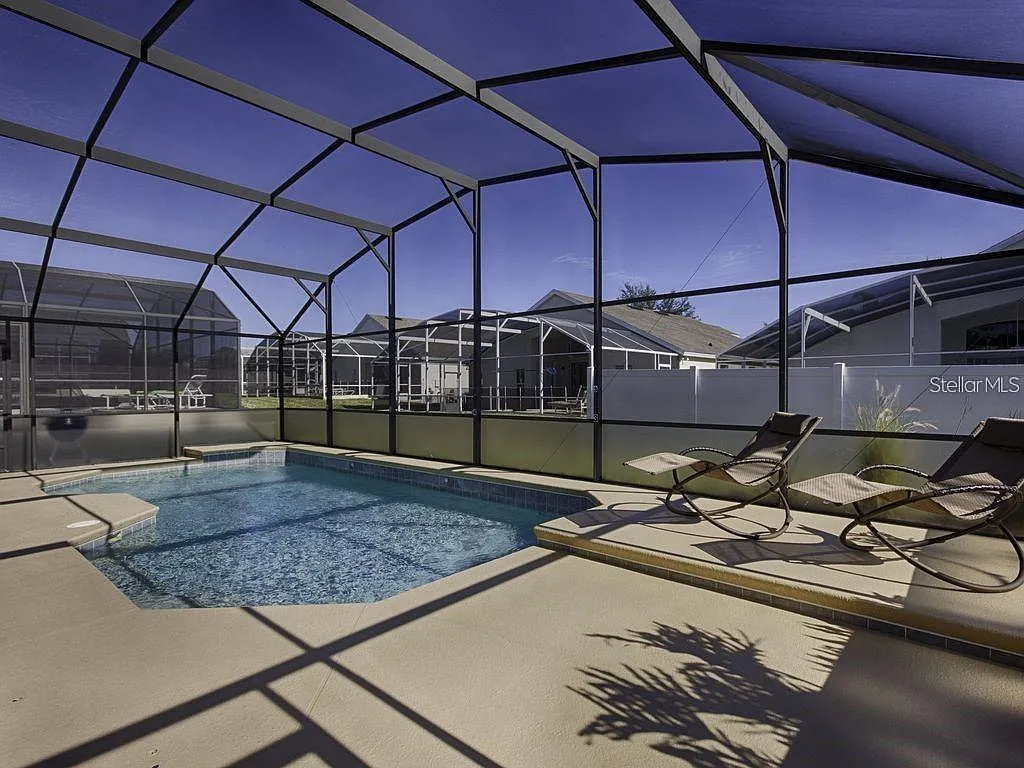 Building Photo - 321 Henley Cir