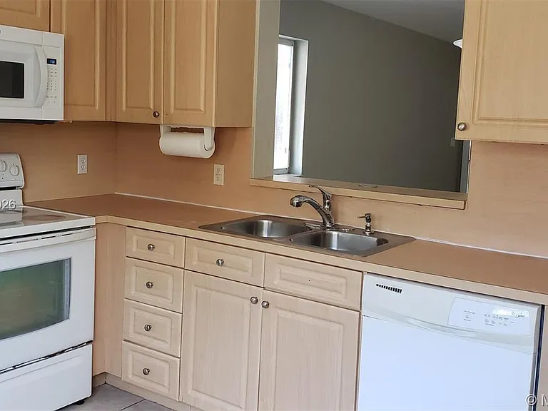 7901 NW 6th St #204 — Photo 16