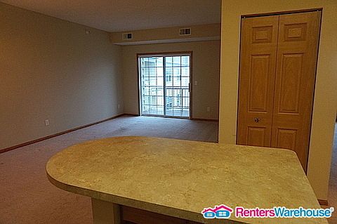 3rd image of 114200 Hundertmark Rd Unit 303