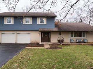 5457 Woodbridge Ln, Centerville, OH 45429