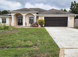 534 SW Halifax Ave, Port Saint Lucie, FL 34953