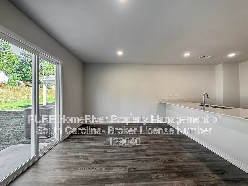 4 bed, 2.5 bath, 1965 sqft, $2,195 — Photo 4