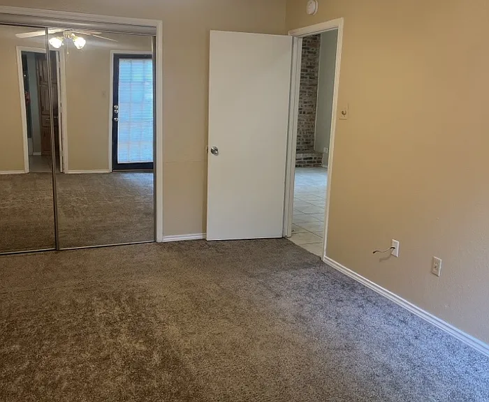1403 Palmnold Cir E — Photo 10