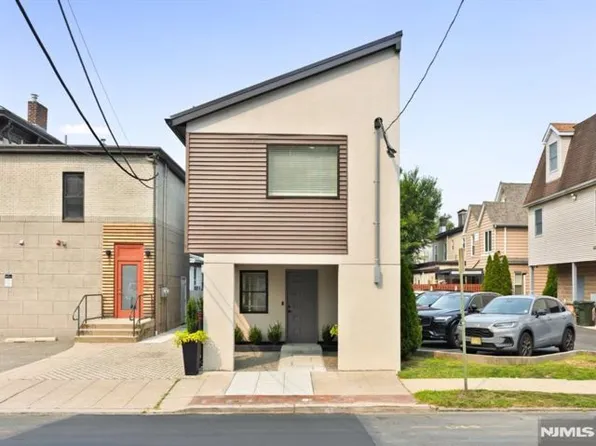 30 Franklin Pl #1, Rutherford, NJ 07070
