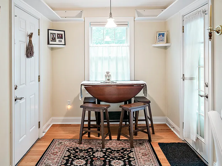 405 E 3rd St #2 — Photo 4