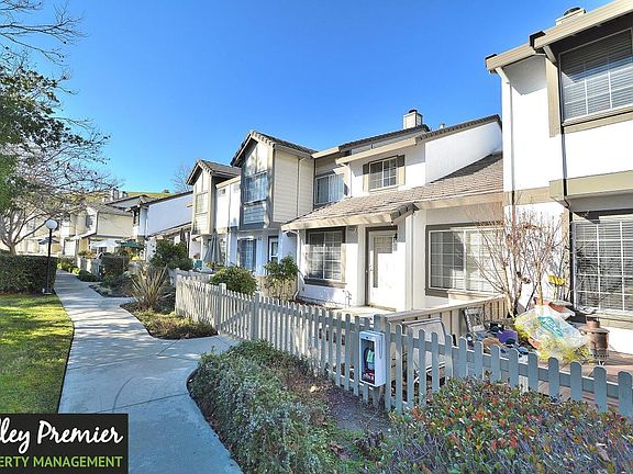 4th image of 7458 Oxford Cir