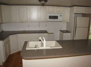 123 N Shore Rd, Londonderry, NH 03038