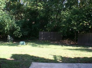 250 SW Pinetree Ln, Lees Summit, MO 64063