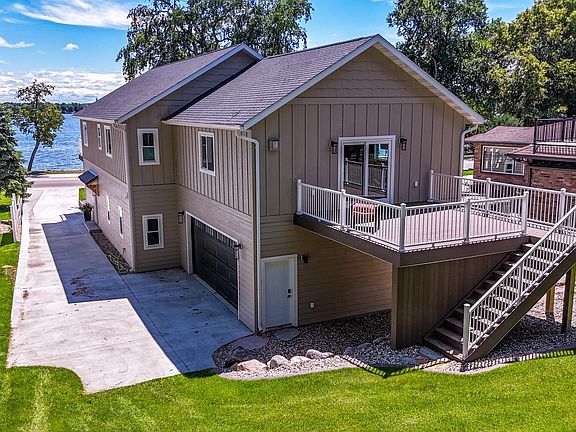 2nd image of 1084 W Lake Dr