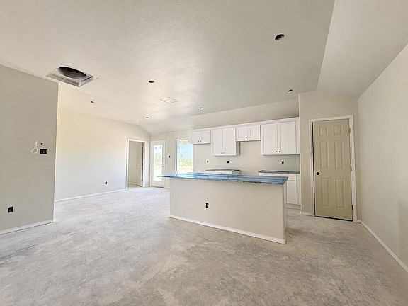 4th image of 3307 Fordham Ave