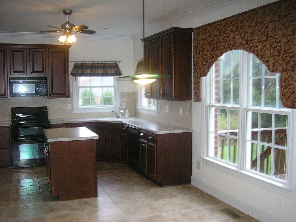 2nd image of 120 Linker Place Ct