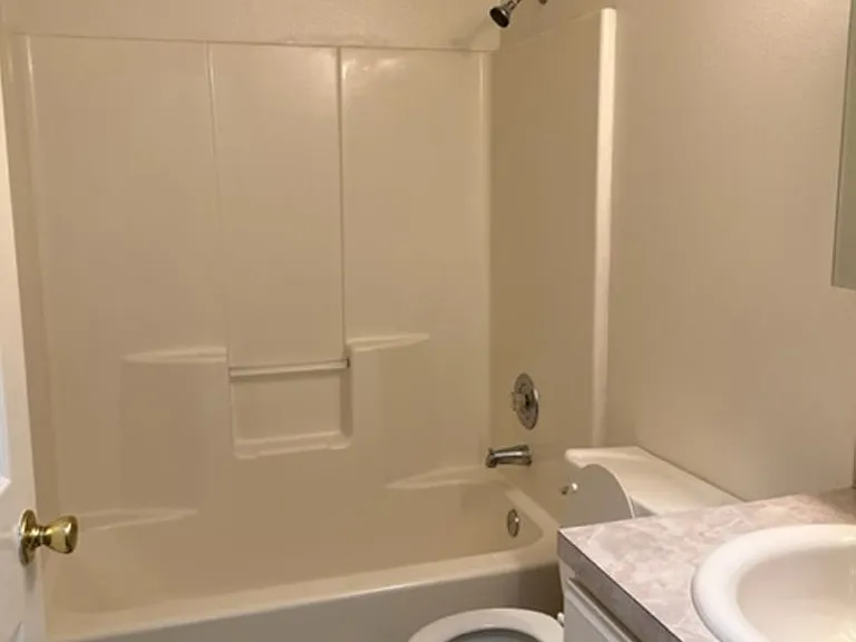 1301 SE Ellsworth Rd — Photo 15