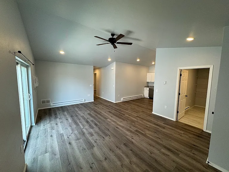 2835 Patch St — Photo 8