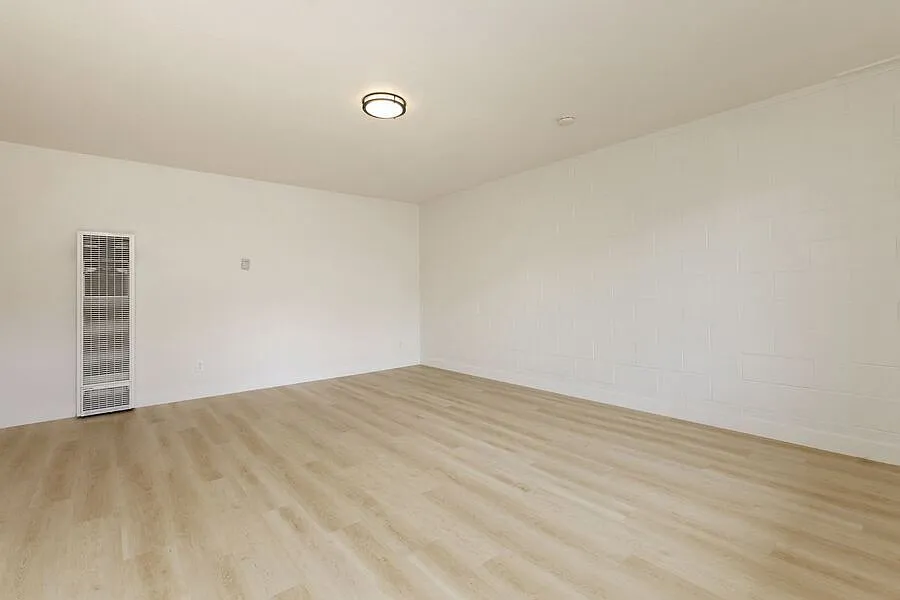 407 Vernon St — Photo 4