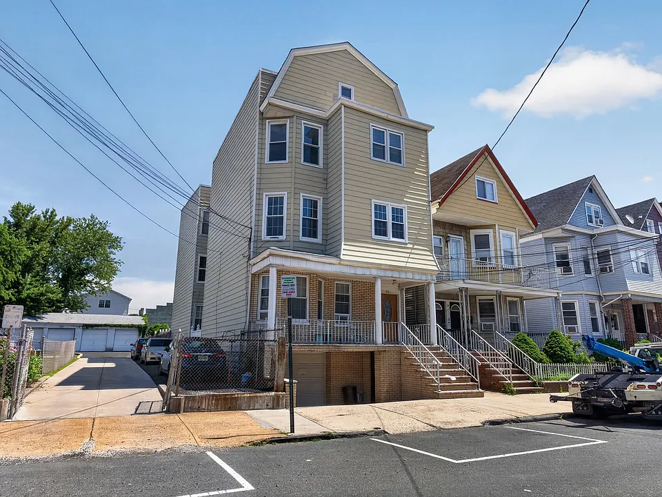 25 W 15th St #5