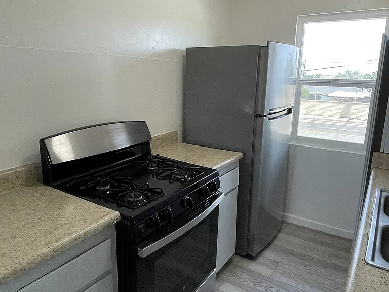 7732 Chapman Ave #4 — Photo 25