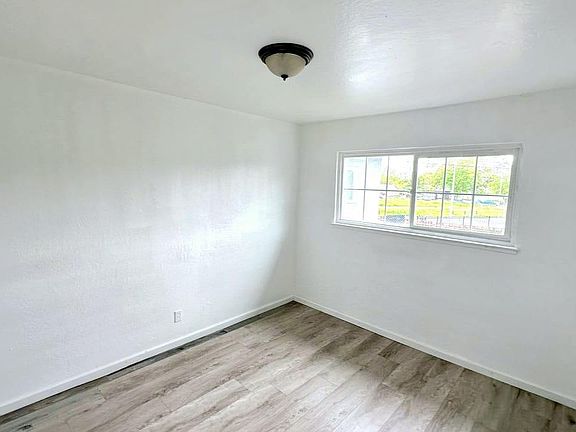 4th image of 704 Eleanor Ave APT 2