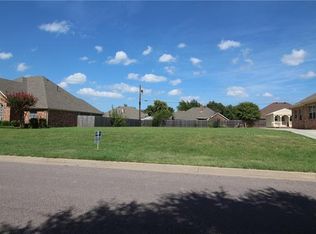 703 Meadow View Dr, Cleburne, TX 76033
