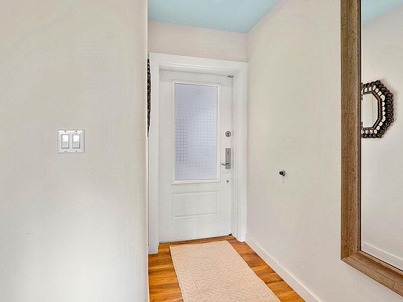 4th image of 815 Palm Trail #1