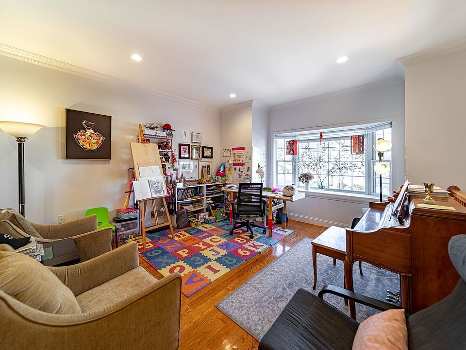 1st image of 826 8th St