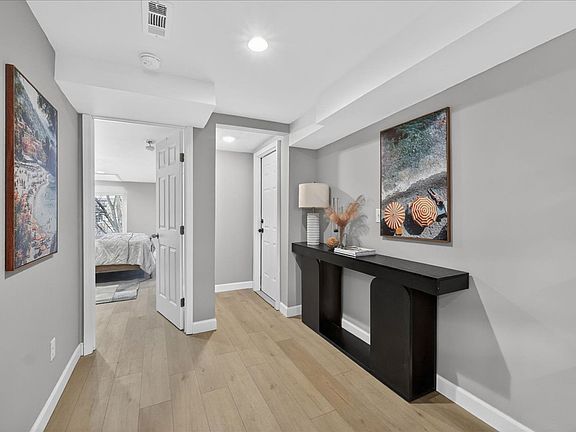 3rd image of 1309 Shenandoah Ave #2W