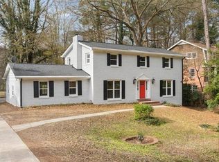 9850 La View Cir, Roswell, GA 30075