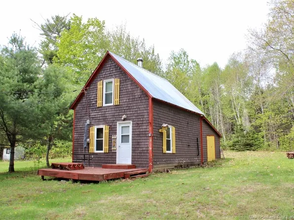 9 Clarks Point Rd, Upper Miramichi, NB E6A 1E7