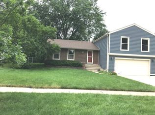 1420 Larchmont Dr, Buffalo Grove, IL