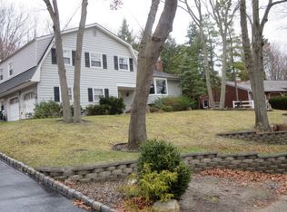 111 Sand Spring Dr, Eatontown, NJ 07724