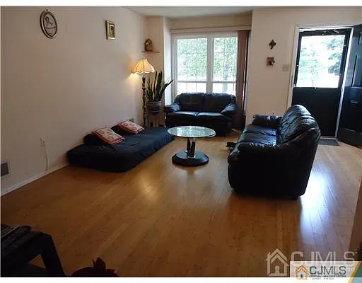 35 Clay St photo 1