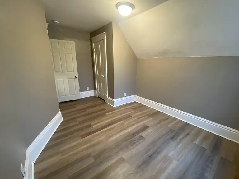 2211 Queen Ave N #2 — Photo 12