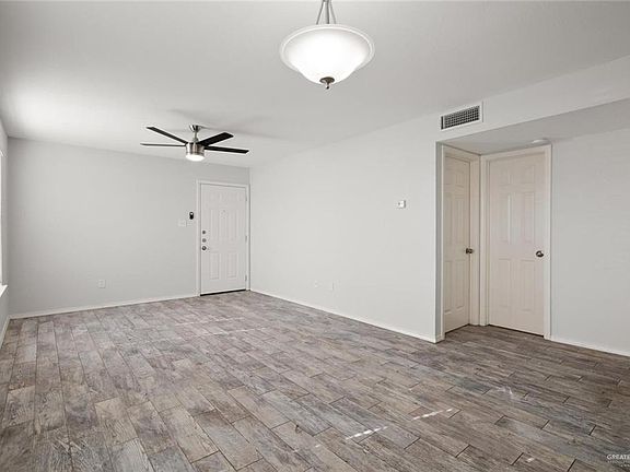 4th image of 1006 W Kelly Ave APT F