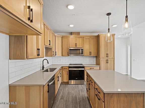 2nd image of 6480 N Atlas Rd #201