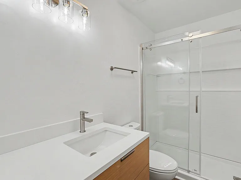 1889 Belle Vue Way #1 — Photo 6