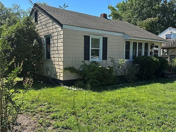 5th image of 3915 Arden Rd