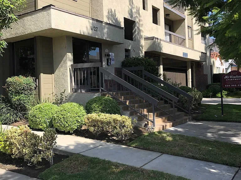 1127 Winchester Ave #4 — Photo 1