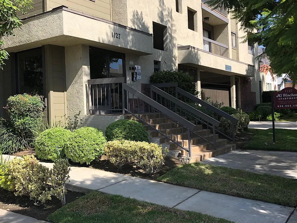 1127 Winchester Ave #4