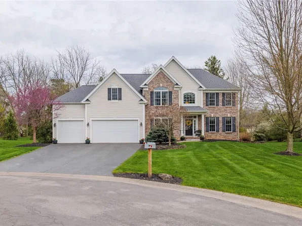 61 Seton Ct, Penfield, NY 14526