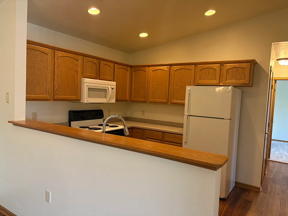 All appliances included.