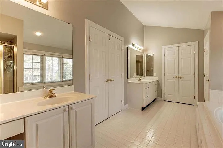 14213 Floral Park Dr — Photo 24